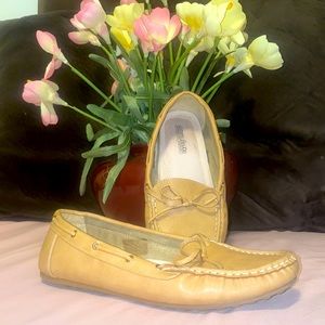 Comfeite woman’ shoes